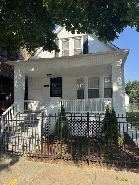 7605 S Champlain Ave, Chicago, IL 60619
