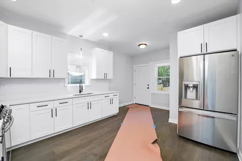 Entry Way - 7212 S Artesian Ave, Chicago, IL 60629 photo 2 of 6