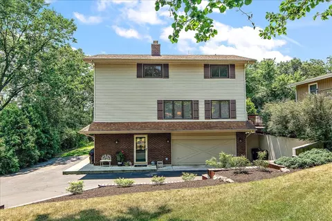 224 Hauser Ct, New Lenox, IL 60451