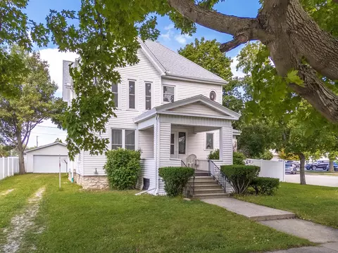 409 W Water St, Pontiac, IL 61764