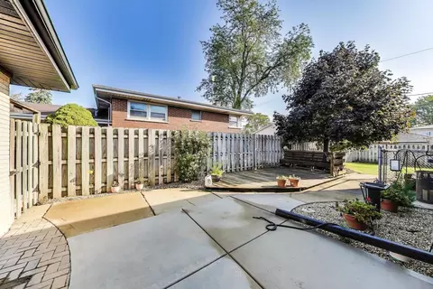 2025 Plainfield Dr, Des Plaines, IL 60018 photo 12