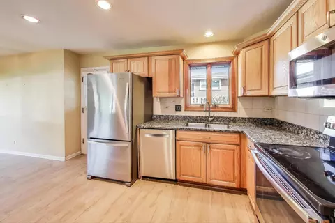 2025 Plainfield Dr, Des Plaines, IL 60018 photo 5