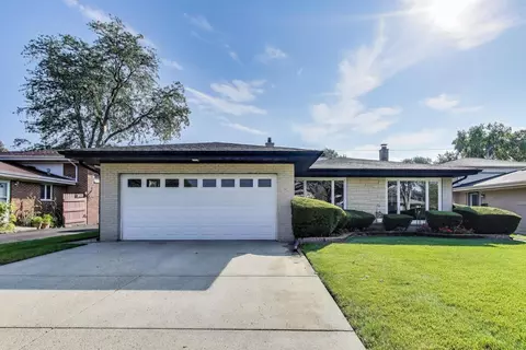 2025 Plainfield Dr, Des Plaines, IL 60018