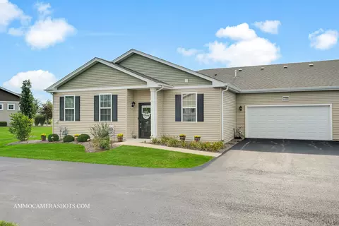 1108 Crestview Ln #1354, Pingree Grove, IL 60140