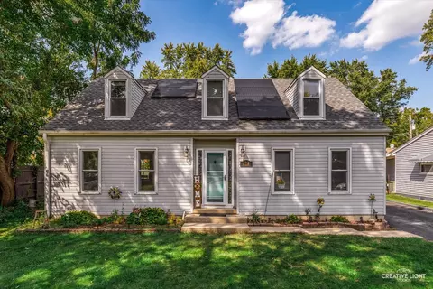 818 Menominee Dr, Lake In The Hills, IL 60156