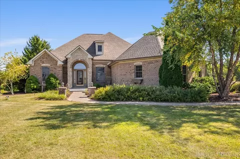 9260 N Stonewall Dr, Newark, IL 60541