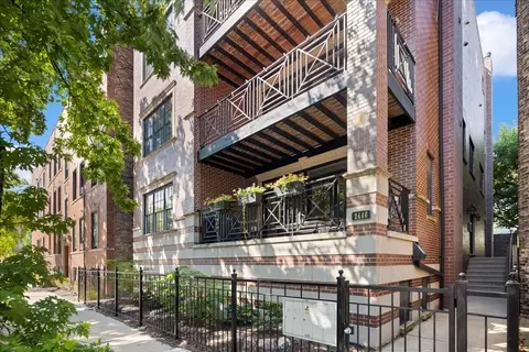 2446 N Racine Ave #1F, Chicago, IL 60614