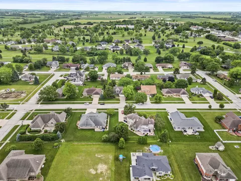 View/Area - 322 Orchard Ln, Beecher, IL 60401 photo 7 of 9