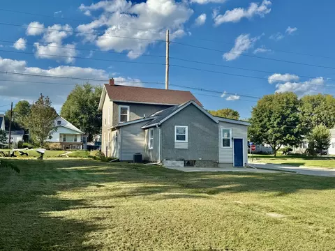 Exterior - 2302 1st St, Peru, IL 61354 photo 8 of 8