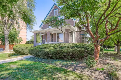 105 S Vail Ave, Arlington Heights, IL 60005