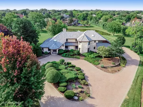 802 Midwest Club Pkwy, Oak Brook, IL 60523