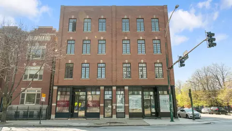 636 N Racine Ave #2N, Chicago, IL 60642