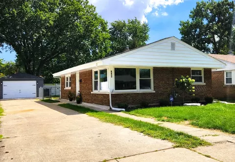 9817 S Maplewood Ave, Evergreen Park, IL 60805