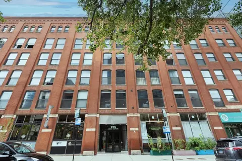 225 W Huron St #415, Chicago, IL 60654
