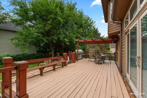 Exterior - 1500 Sequoia Rd, Naperville, IL 60540 photo 3 of 4