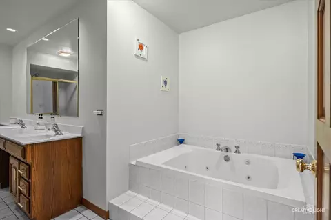 Bath - 1500 Sequoia Rd, Naperville, IL 60540 photo 2 of 4