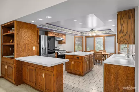 Kitchen - 1500 Sequoia Rd, Naperville, IL 60540 photo 2 of 3