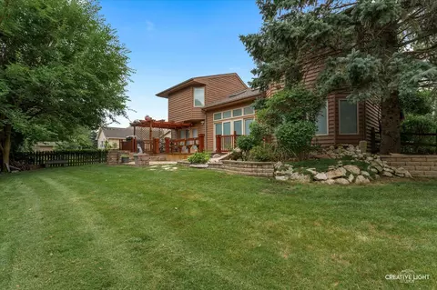 Exterior - 1500 Sequoia Rd, Naperville, IL 60540 photo 4 of 4