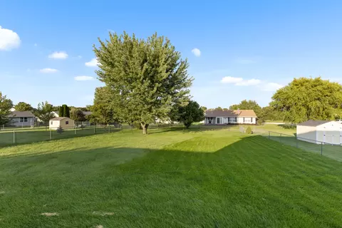 Exterior - 1405 Sentry Dr, Durand, IL 61024 photo 6 of 7