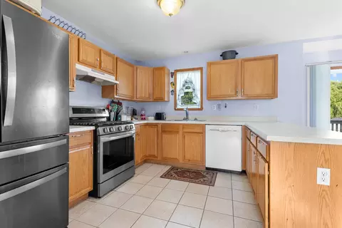 Kitchen - 1405 Sentry Dr, Durand, IL 61024 photo 2 of 2