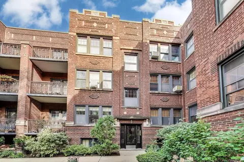 633 Garfield St #1N, Oak Park, IL 60304