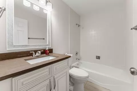 Bath - 16445 Turner Ave, Markham, IL 60428 photo 2 of 2