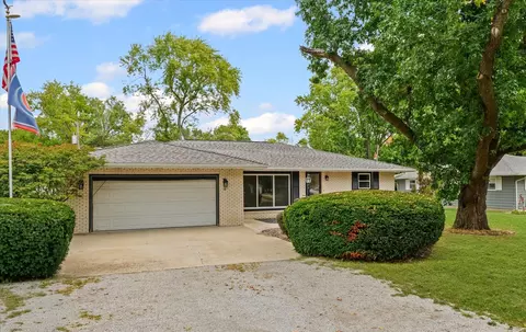 28 S Moery Dr, Bement, IL 61813 photo 4