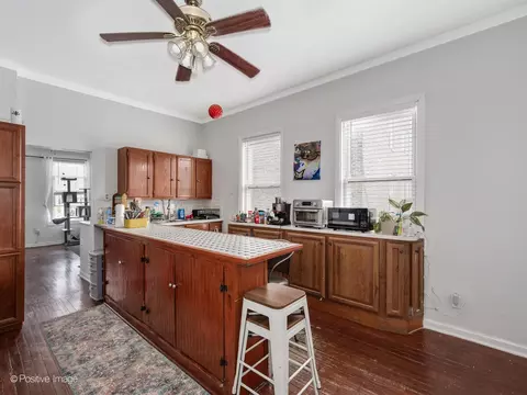 Kitchen - 917 W 34th Pl, Chicago, IL 60608 photo 3 of 4