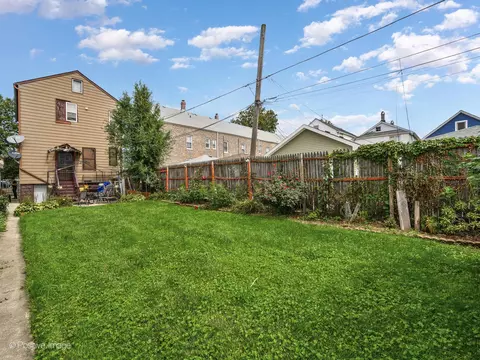 Exterior - 917 W 34th Pl, Chicago, IL 60608 photo 4 of 4