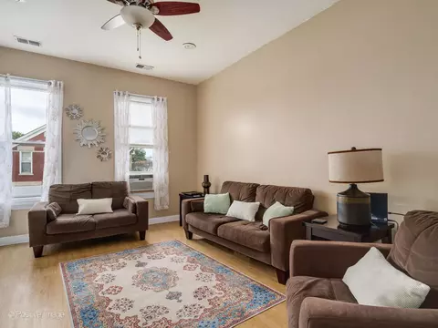 Living - 917 W 34th Pl, Chicago, IL 60608 photo 1 of 4