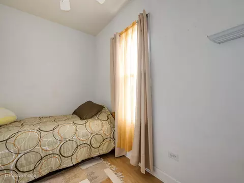 Bedroom - 917 W 34th Pl, Chicago, IL 60608 photo 1 of 3