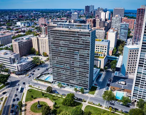 330 W Diversey Ave #1908, Chicago, IL 60657