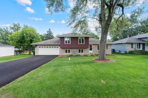 28 W605 Barnes Ave, West Chicago, IL 60185