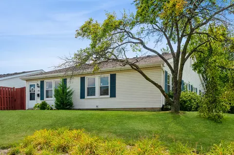 1886 Stockton Dr #1886, Hoffman Estates, IL 60169