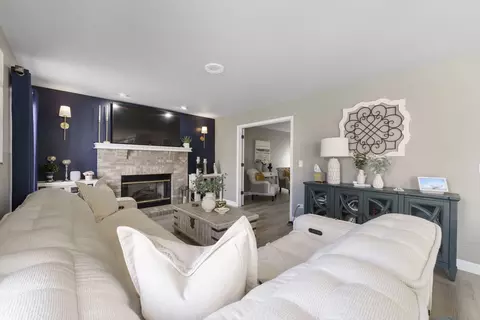 Living - 1448 Sedge Pass Ln, Minooka, IL 60447 photo 2 of 2