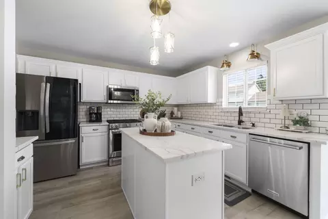Kitchen - 1448 Sedge Pass Ln, Minooka, IL 60447 photo 2 of 4