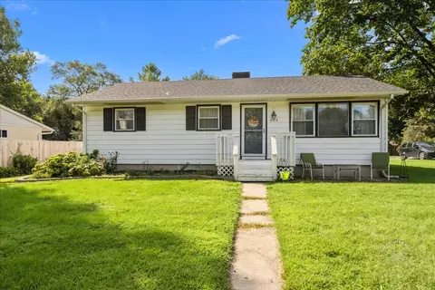 404 Thoria Rd, Batavia, IL 60510