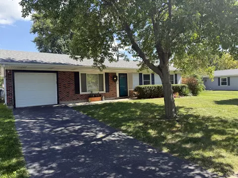 230 Delaware Dr, Bolingbrook, IL 60440