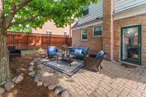 Exterior - 2140 Walnut Ct, Glenview, IL 60025 photo 4 of 7