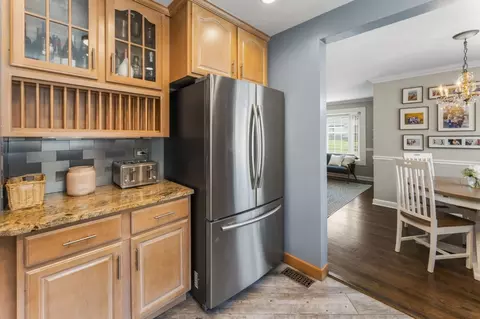 Kitchen - 2140 Walnut Ct, Glenview, IL 60025 photo 3 of 3