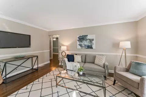 Living - 2140 Walnut Ct, Glenview, IL 60025 photo 2 of 3