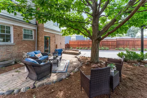 Exterior - 2140 Walnut Ct, Glenview, IL 60025 photo 5 of 7