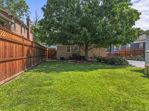 Exterior - 2140 Walnut Ct, Glenview, IL 60025 photo 3 of 7