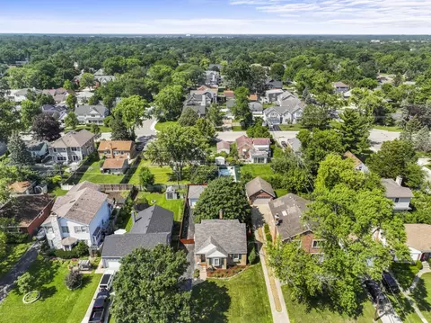 View/Area - 2140 Walnut Ct, Glenview, IL 60025 photo 1 of 3