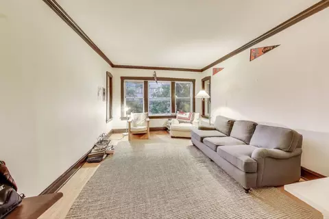 Living - 1308 E 56th St #2, Chicago, IL 60637 photo 1 of 4