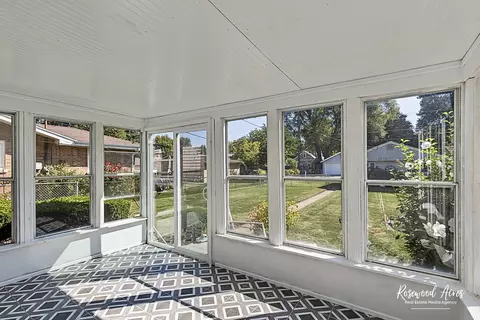 Exterior - 1054 S 7th Ave, Kankakee, IL 60901 photo 3 of 8