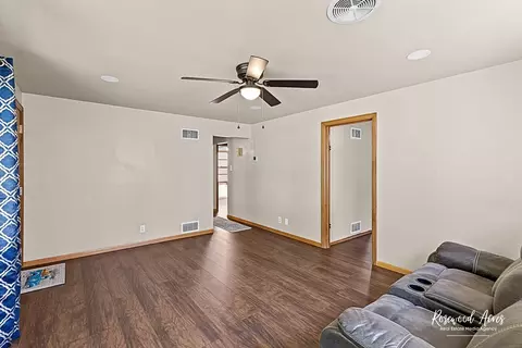 Living - 1054 S 7th Ave, Kankakee, IL 60901 photo 4 of 4