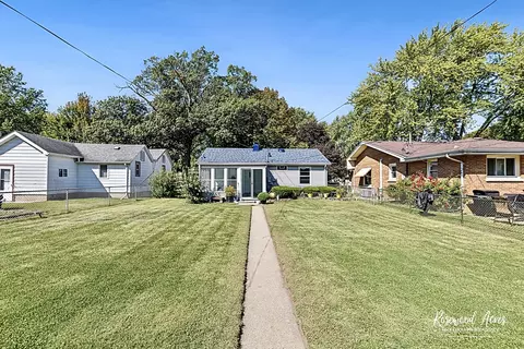 Exterior - 1054 S 7th Ave, Kankakee, IL 60901 photo 7 of 8