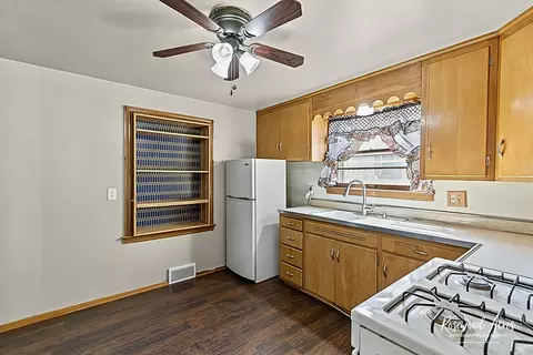 Kitchen - 1054 S 7th Ave, Kankakee, IL 60901 photo 1 of 2
