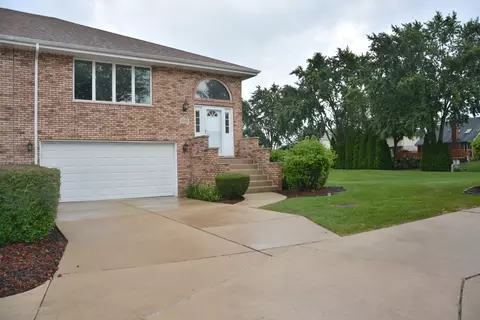17155 Kamp Ct #9, Tinley Park, IL 60487